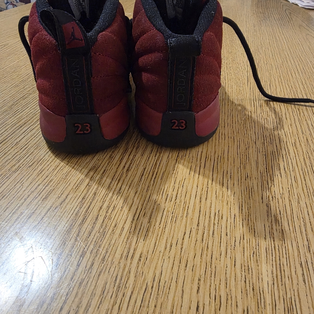 Jordan Kids Red and Black Sneakers - Picture 4 of 10